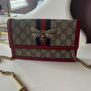Gucci Queen Margaret Chain Wallet